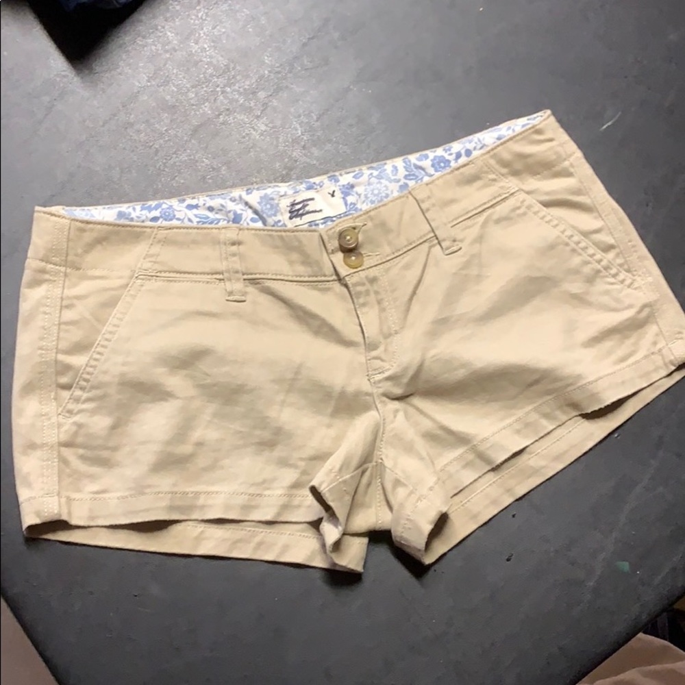 NWOT American Eagle Outfitters khaki shorts